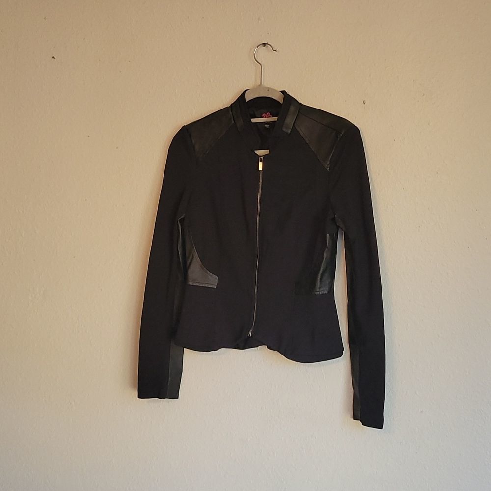 2B bebe cowlneck size Small color black